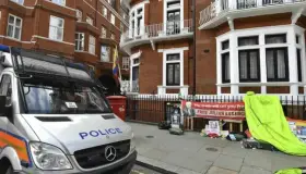 Policía británica arresta a Julian Assange, fundador de WikiLeaks
