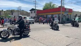 Vigilan la correcta realización del Viacrucis las autoridades locales