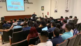 Instruyen a estudiantes sobre seguridad