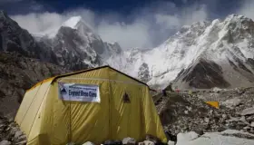 Científicos medirán altura del Everest; dicen que se encogió