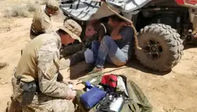 Agreden a agente federal