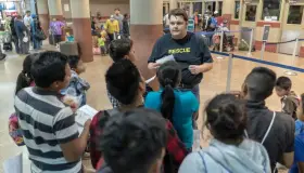 Ofrecen albergue a migrantes