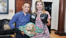 Recibe a campeón mundial