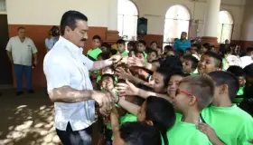 Celebran Día de las Niñas y los Niños