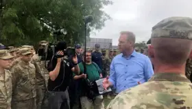 Secretario de Defensa de EU supervisa frontera con México