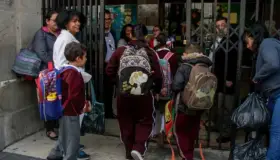 Pide SEP suspender recreo y deportes por contaminación en CDMX