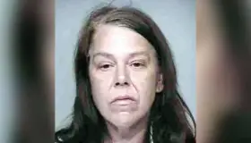 Asfixia a su madre con almohada