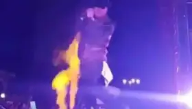 &#039;El Gallo Elizalde&#039; sufre quemaduras en pleno concierto