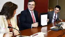Instruye Ebrard a consulados garantizar el matrimonio de personas del mismo sexo