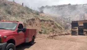 Controlan incendio
de llantas y basura