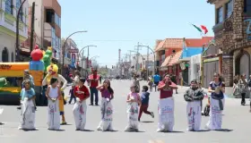 Disfrutan familias de
Programa dominical