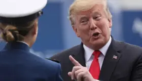 Trump planea amenazar a México con aranceles si no frena migración: WP