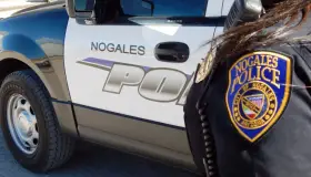 Detiene la policía a
joven escandalosa