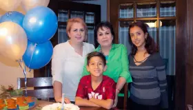 Familiares festejan a Axel