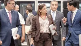 México gana, evita aranceles; el acuerdo con EU implica un compromiso para combatir a &#039;polleros&#039;