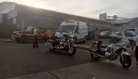 Rescatan agentes y bomberos a joven