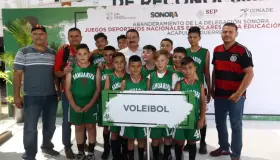 Abanderan delegación
para Juegos Nacionales