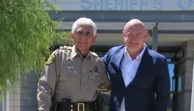 Aspira Mark Kelly a la Senaduría