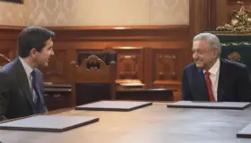 López Obrador celebra inversión de 3 mil mdd de Grupo BBVA