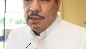 Avalan empresarios decomiso de autos “chuecos” de lujo o con reporte de robo.