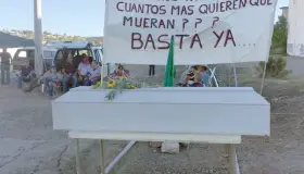 Bloquean las vías del ferrocarril