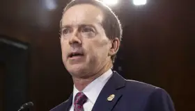 Renuncia Director de Aduanas de EU