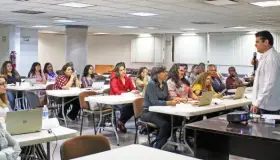 Capacitan a empleadosde las agencias fiscales