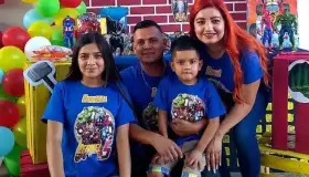 Familiares festejan a Leonel Alexander