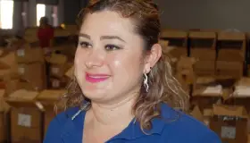 Inicia entrega de uniformes