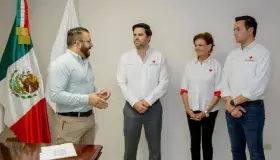 Entregan donativo a Cruz Roja