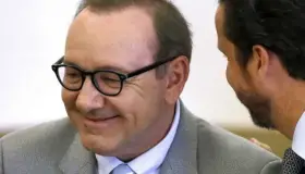 Retiran cargos de agresión sexual contra Kevin Spacey