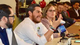 Protestan productores por falta de recursos