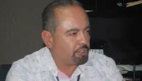 Utilizan maquinaria pesada para limpieza de las calles