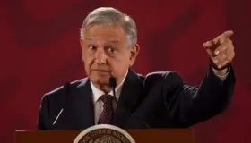 Anuncia López Obrador empresa para llevar Internet a comunidades