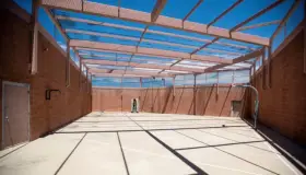 Reactivan centro para migrantes