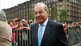 Slim seguirá invirtiendo en México: AMLO