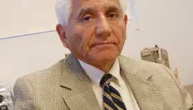 Indeciso Tony Estrada en reelección