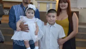 Alika recibe primer sacramento