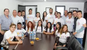 Reciben a estudiantes extranjeros