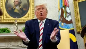 Trump evalúa eliminar la nacionalidad por nacimiento