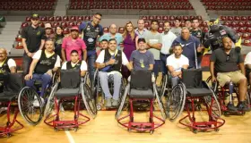 Entrega Gobernadora sillas de ruedas especiales