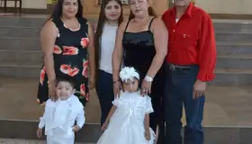 Juan Jovanni y Airam Marlene reciben Sagrado Sacramento