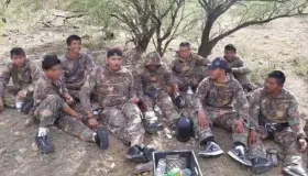 Detienen a once “mochileros”