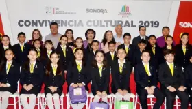 Saludan sonorenses al Presidente