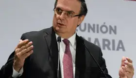 Alerta Ebrard sobre riesgo en EU de ataques contra mexicanos