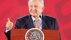 &#039;La política no es para ambiciosos&#039;; &#039;al carajo&#039; los vulgares, reitera López Obrador