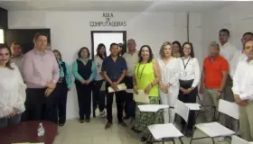 Acreditan reclusos estudios