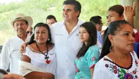 Reconocen a mujeres indígenas