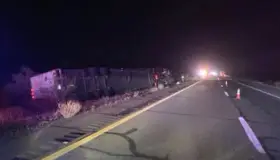 Vuelca viento seis tractocamiones