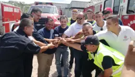 Apoyan bomberos locales homólogos de Michoacán